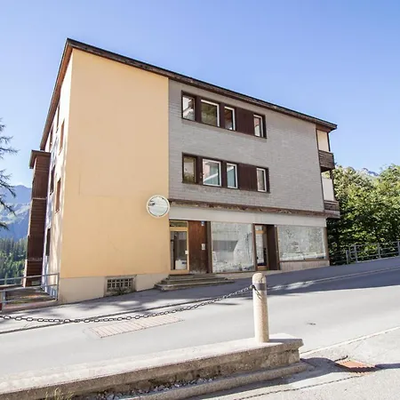 Miraflor Betty By Daire Arosa