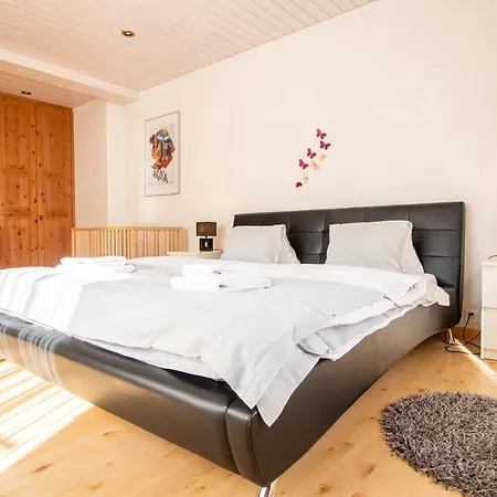 Miraflor Betty By أروسا